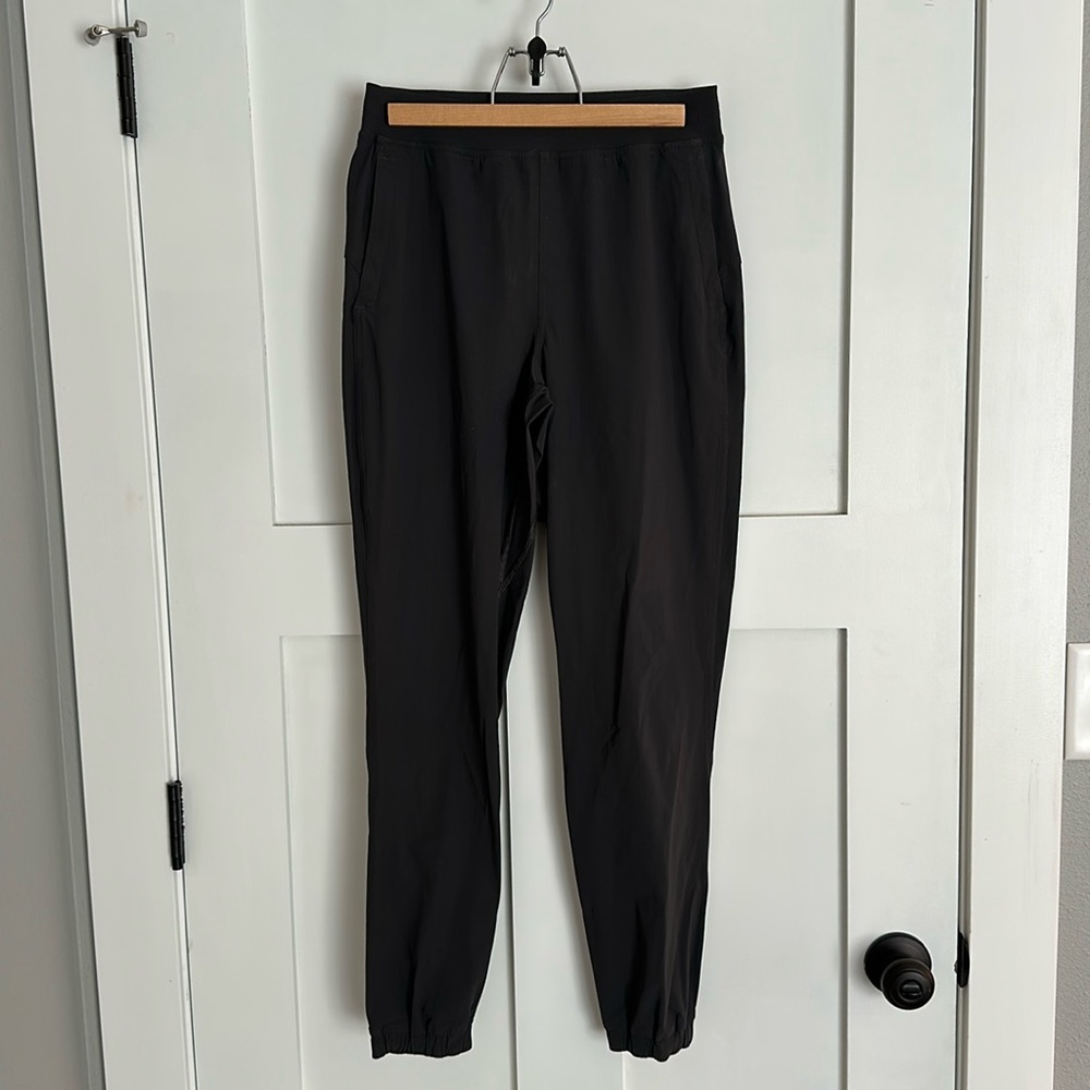 Lululemon adapted state high-rise jogger full length
Size 4
Graphite Grey
